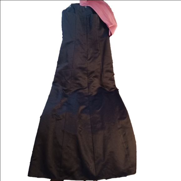 DAVID'S BRIDLE GOWN, BLACK WITH PINK SASH, SIZE 12 - Picture 1 of 3